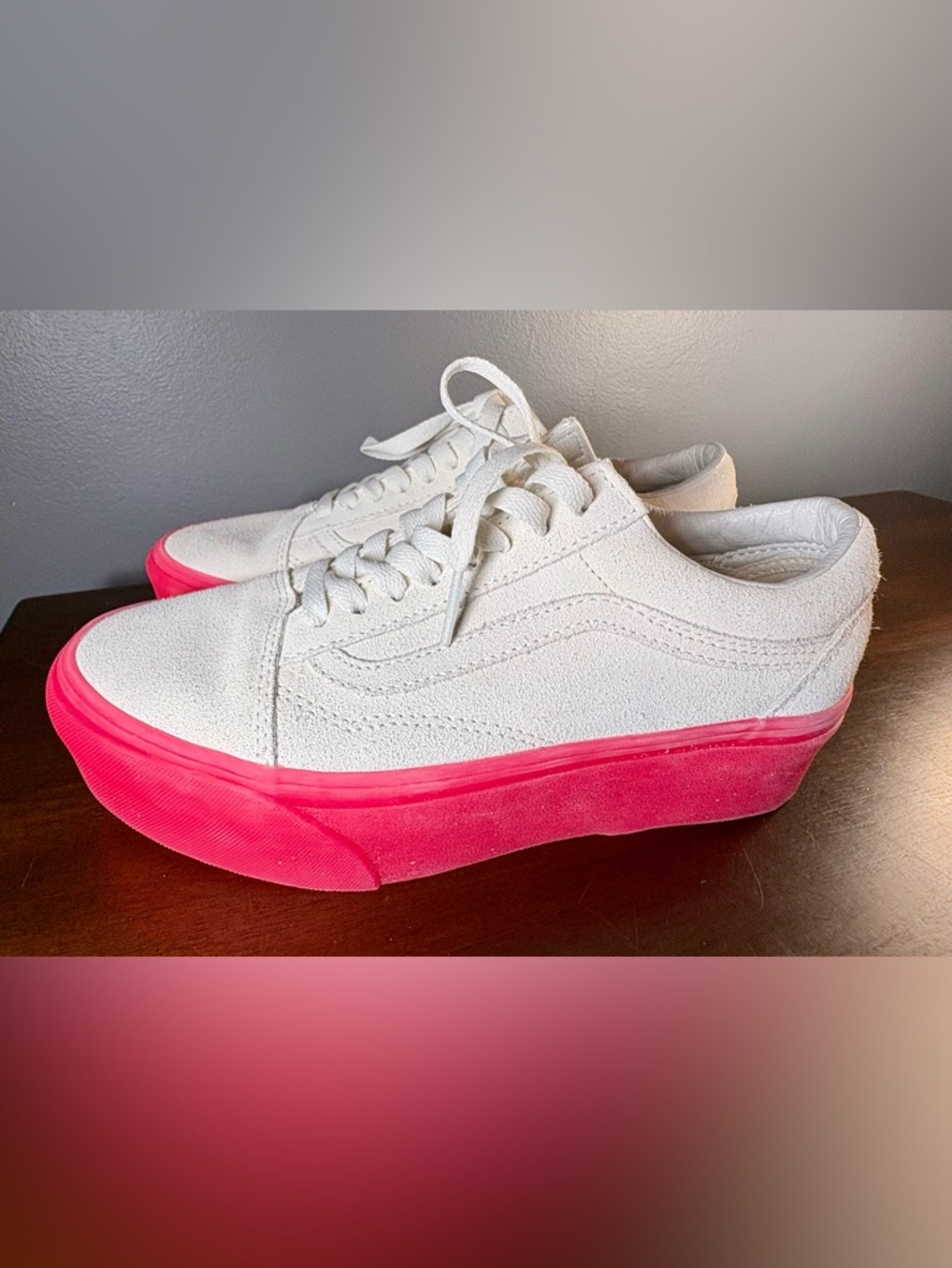 Women’s Vans Old Skool Stackform -  white & bright neon pink platform - size 8